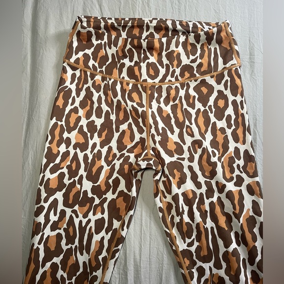 Yelete Active Leggings | NEVER WORN! - Picture 6 of 6